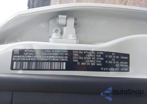 2018 Jeep Renegade Latitude 4X4 из США, поврежденный, VIN ZACCJBBB3JPH17010